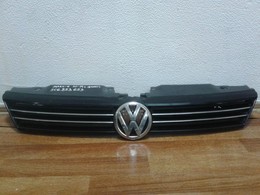 Решетка радиатора Volkswagen Jetta 6 5c6853653