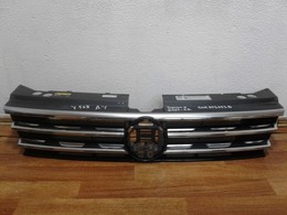 Решетка радиатора Volkswagen Tiguan 2 5NA853653B Polo седан