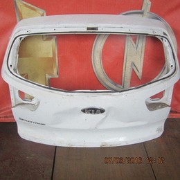 Крышка багажника Kia Sportage 3 с дефектом