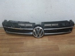 Решетка радиатора Volkswagen Touareg 7P6853651