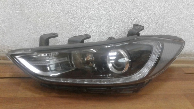 Фара левая LED Hyundai Elantra 6 AD 92101F2200