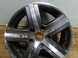 Диск колесный Volkswagen Touareg R17 потертости (с